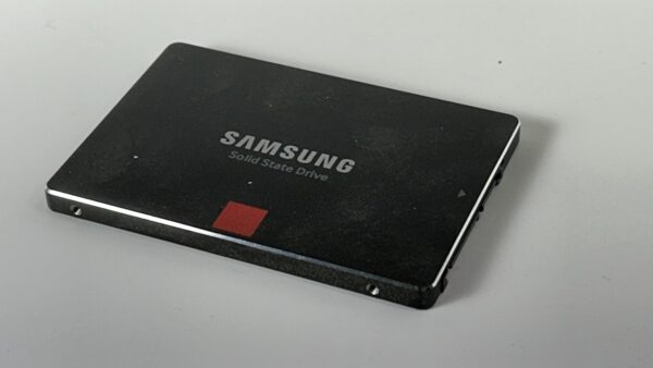 1TB SSD Samsung SATA drive (renewed) - Image 2